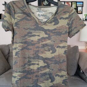 Rue 21 Camo V-neck short sleeve